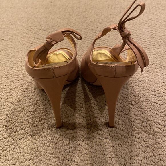 Jerome c. Rousseau 38.5 nude peep toe heels with bow back - Picture 6 of 6